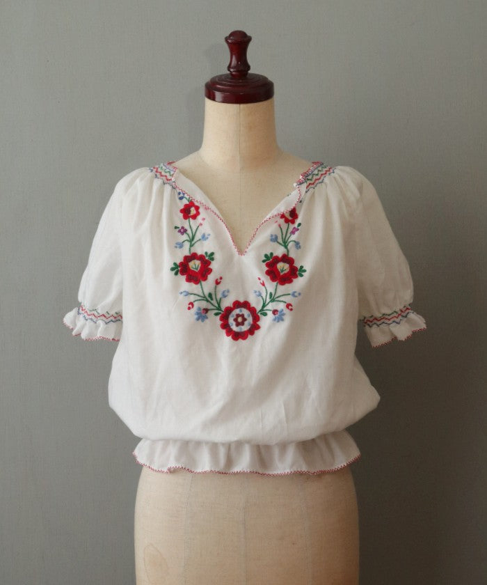 VINTAGE HUNGARIAN EMBROIDERED SHORT SLEEVE BLOUSE - 2 / ビンテージ