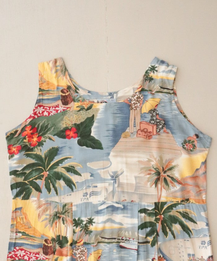 1980年的雷恩·斯波纳（Reyn Spooner）夏威夷袖子连衣裙