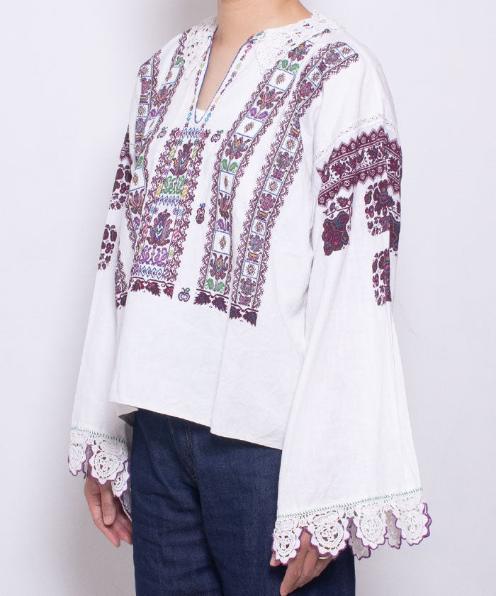 VINTAGE CROATIAN EMBROIDERY BLOUSE ‐ 1