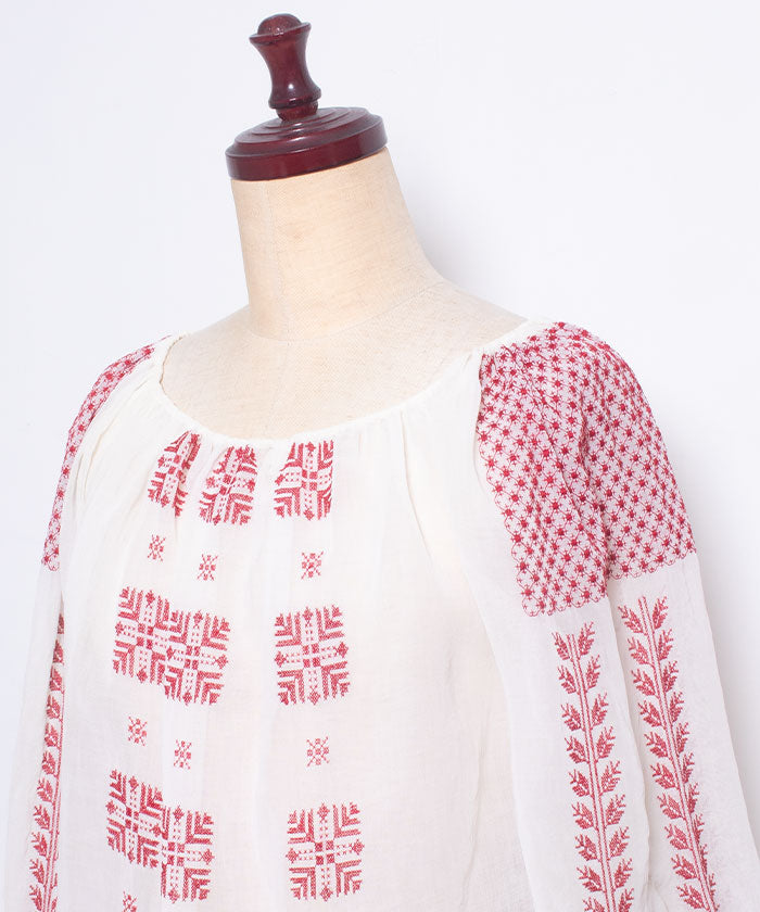 1940's ROMANIAN COTTON GAUZE RED EMBROIDERY BLOUSE / ルーマニアン 