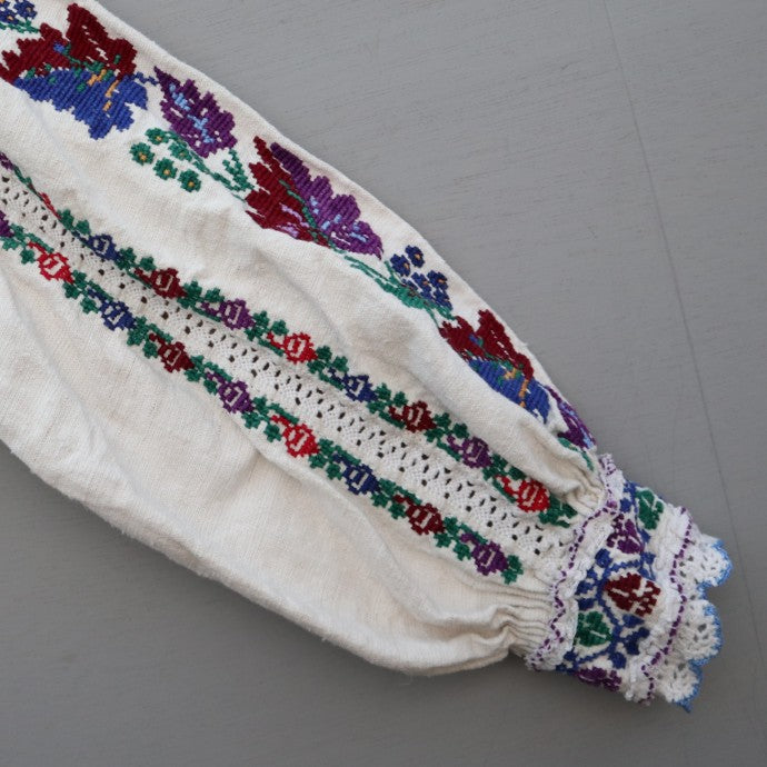 ANTIQUE ROMANIAN EMBROIDERY LINEN BLOUSE（アンティーク ルーマニアン刺繍 リネン ブラウス ）